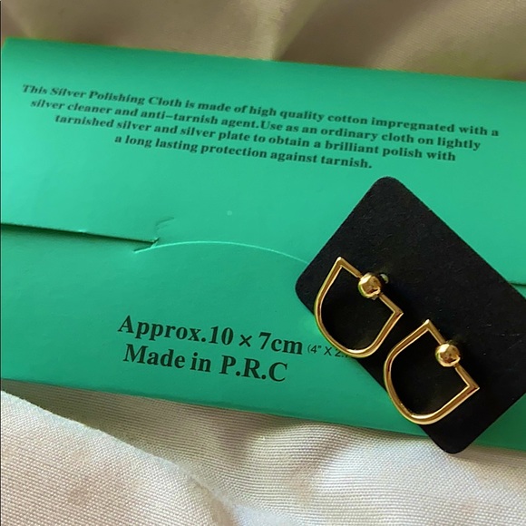 Swing Stud Earrings - Picture 3 of 3